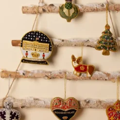 Royal Collection Shop Buckingham Palace Snow Globe Decoration