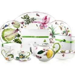 Royal Collection Shop Chelsea Porcelain 4 Cup Teapot