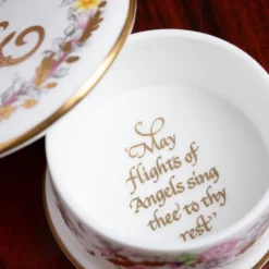 Royal Collection Shop Queen Elizabeth Ii Commemorative Pillbox