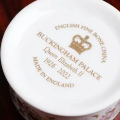 Royal Collection Shop Queen Elizabeth Ii Commemorative Pillbox