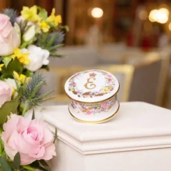 Royal Collection Shop Queen Elizabeth Ii Commemorative Pillbox